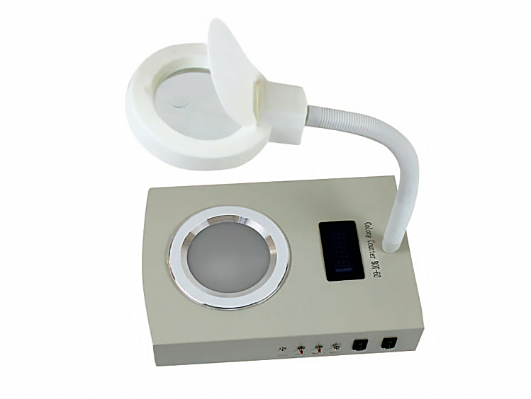 我公司生產(chǎn)的菌落計數(shù)器是一種數(shù)字顯示式自動細菌檢驗儀器。由計數(shù)器、探筆、計數(shù)池等部分組成，計數(shù)器采用CMOS集成電路精心設(shè)計，LED數(shù)碼管顯示，字高13mm，清晰明亮，配合探筆，計數(shù)靈敏準確。菌落對比清楚。便于觀察。